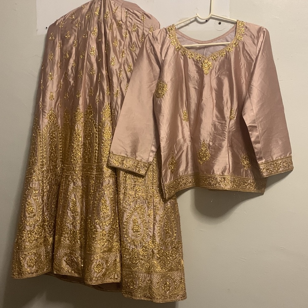 Mauve And Gold Mehndi Lehnga Dress View 3